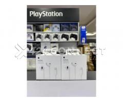 Apple Earphones to Lightening