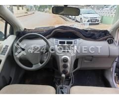 Toyota Yaris 2010 - Image 4/4